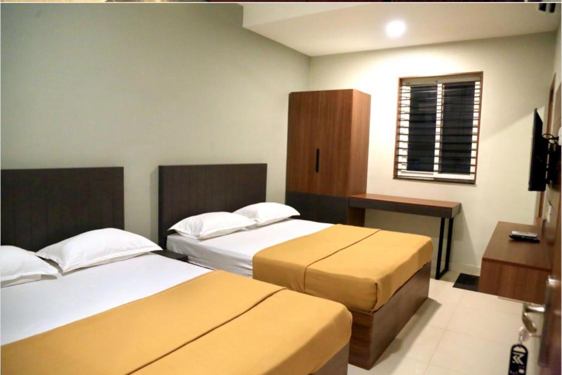 M Square Hotel Велор Екстериор снимка