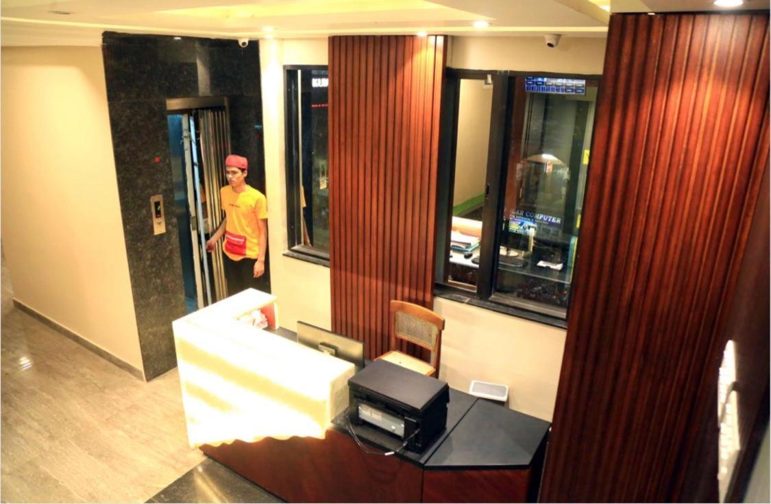 M Square Hotel Велор Екстериор снимка