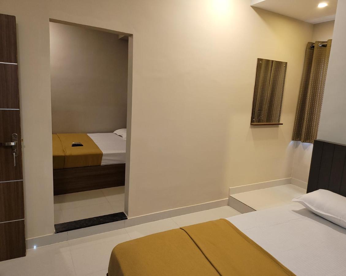 M Square Hotel Велор Екстериор снимка