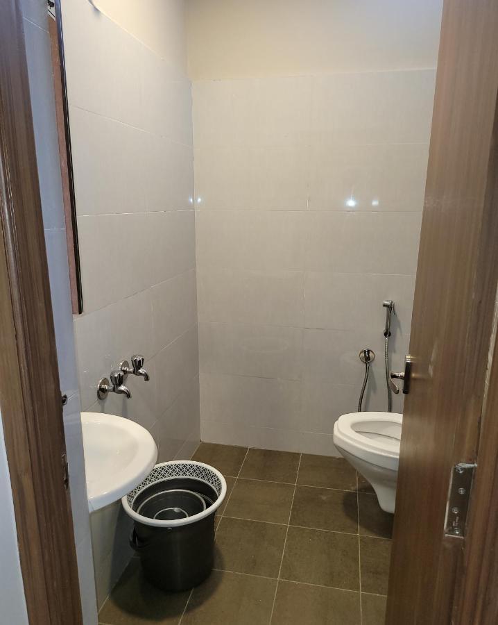 M Square Hotel Велор Екстериор снимка