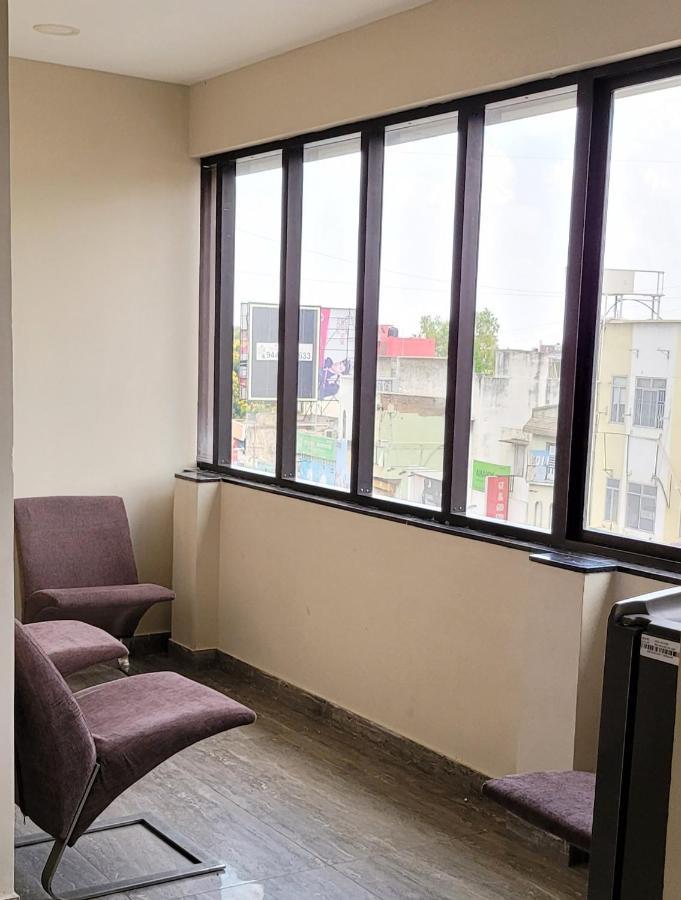 M Square Hotel Велор Екстериор снимка