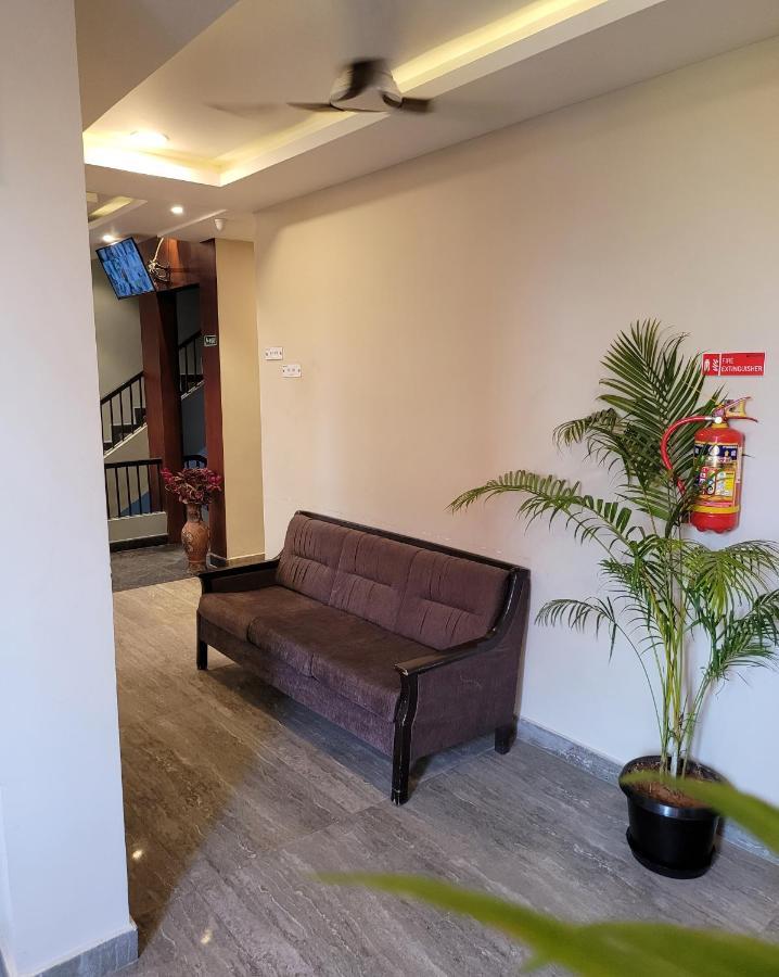 M Square Hotel Велор Екстериор снимка