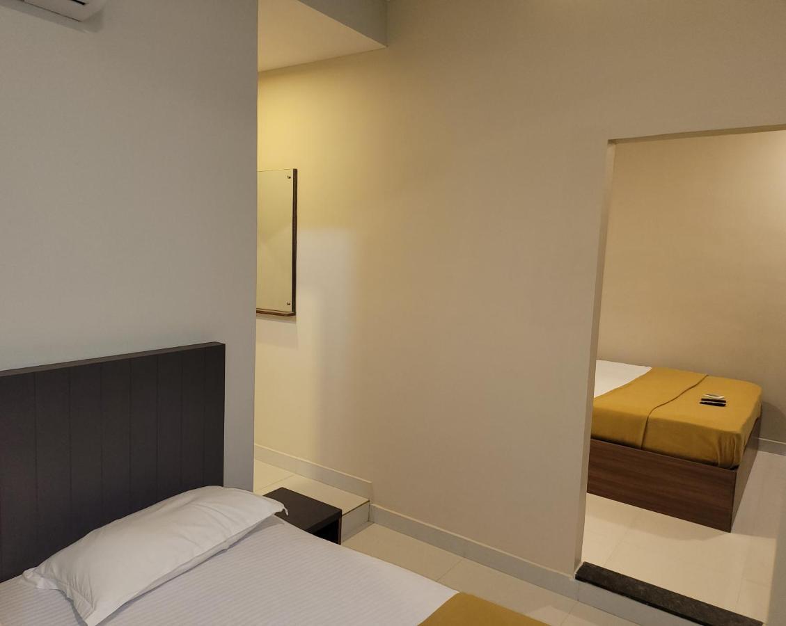 M Square Hotel Велор Екстериор снимка