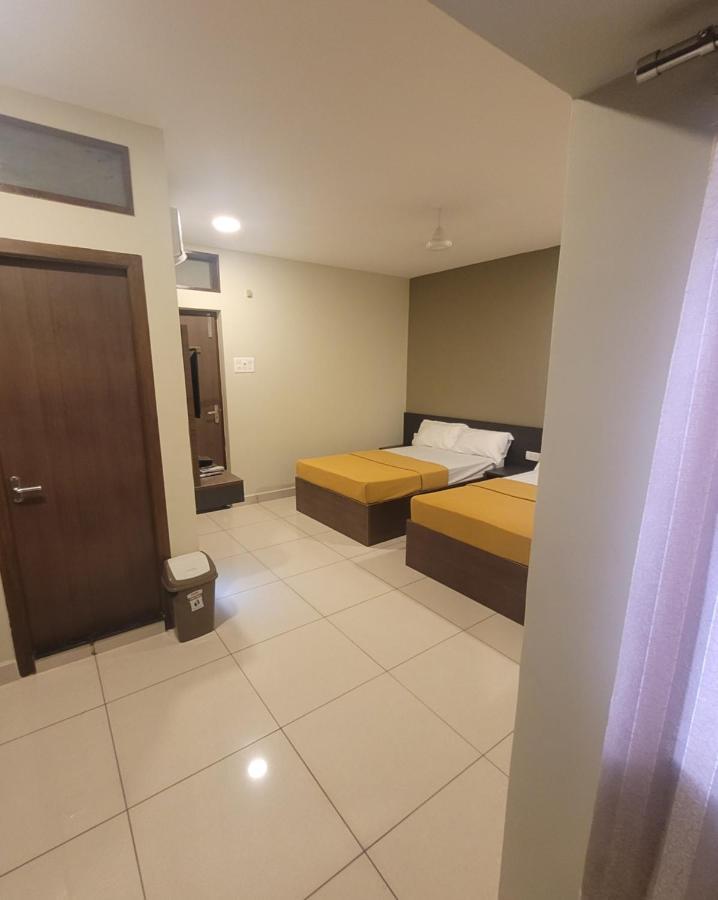 M Square Hotel Велор Екстериор снимка